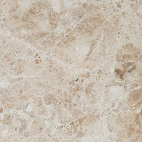 Cappuccino Crema — тёплый мрамор с кремово-бежевой основой и мягкими, слегка волнистыми прожилками.