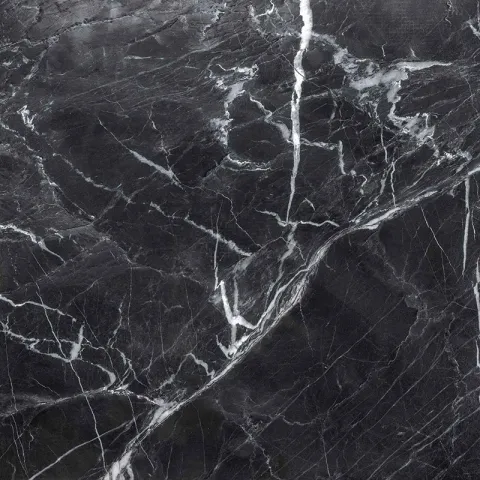 Nero Marquina — глубокий чёрный мрамор с яркими белыми прожилками